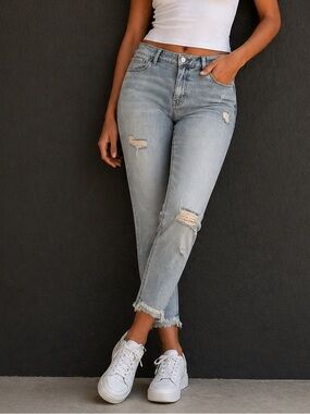 Studio Blue Distressed Light Wash Skinny Jeans Size 33 Raw Hem Stretch NWOT